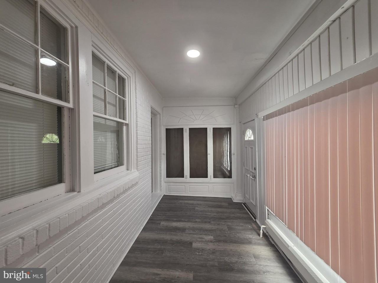 302 W Loudon St - Photo 3 of 24