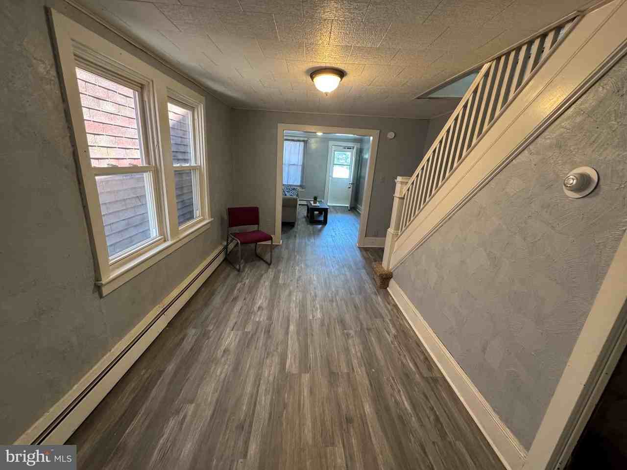 417 Church St - Photo 3 of 8