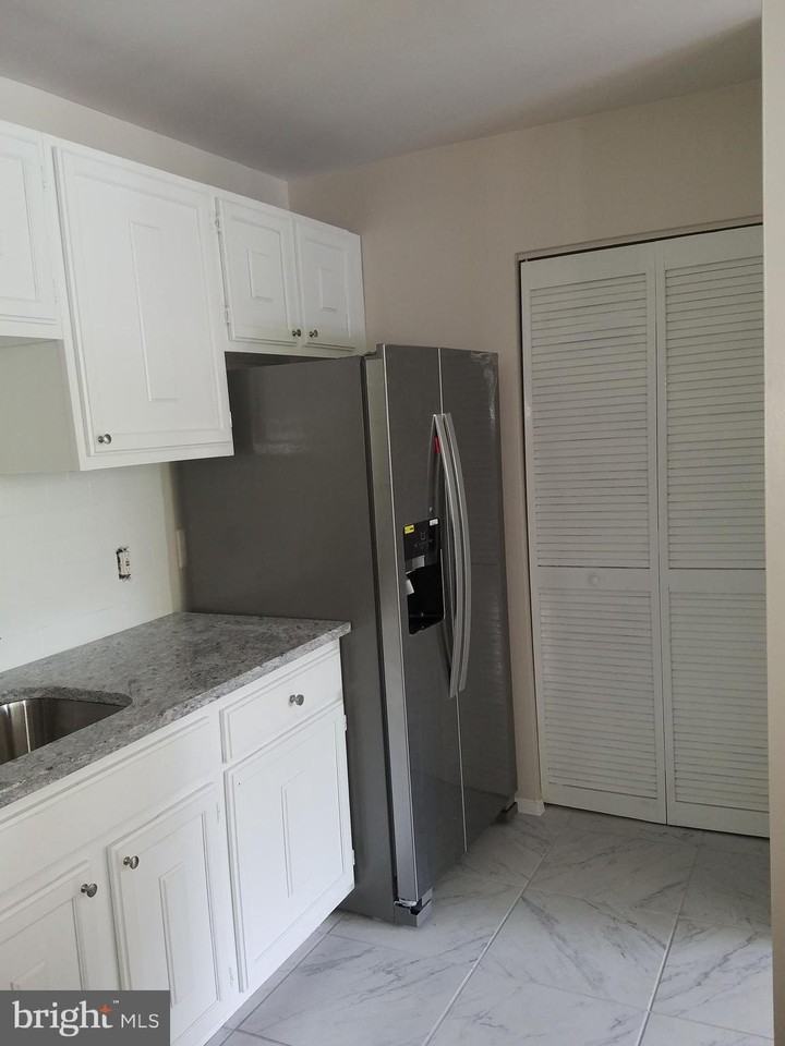 491 N Armistead St #301 - Photo 4 of 17