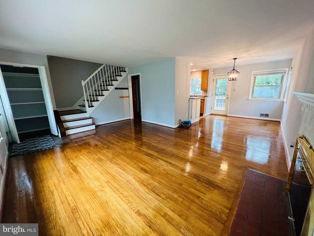 2220 Primrose Dr - Photo 2 of 37