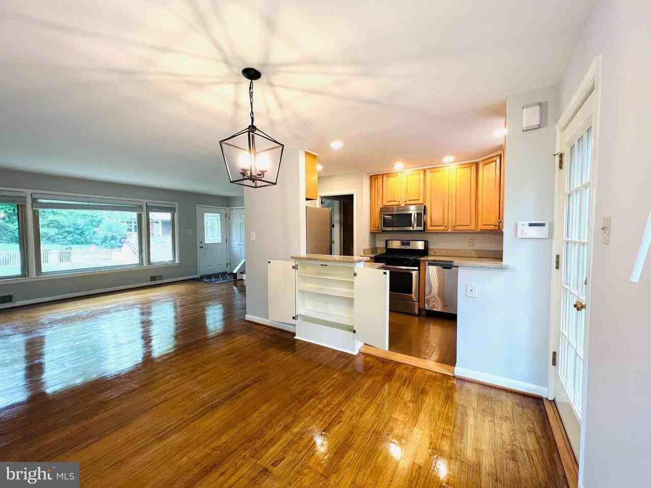 2220 Primrose Dr - Photo 5 of 37