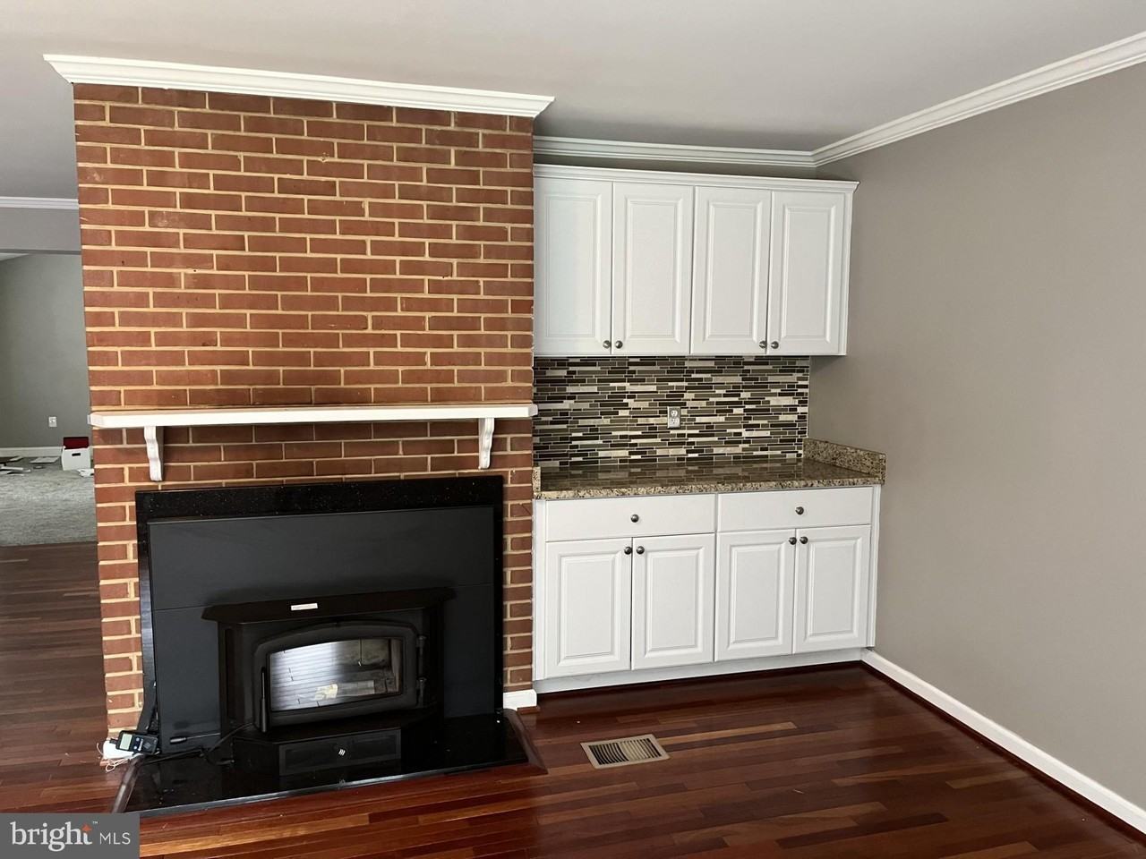 7908 Jansen Ct - Photo 4 of 11