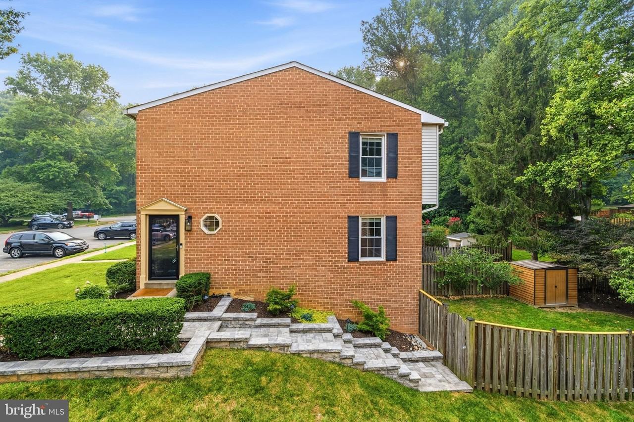 6410 Blarney Stone Ct - Photo 2 of 36