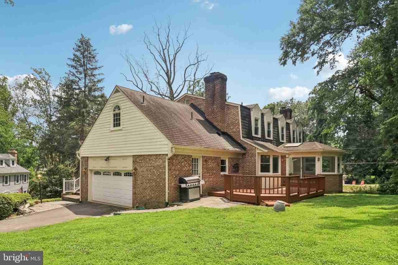 7518 Old Dominion Dr - Photo 3 of 50