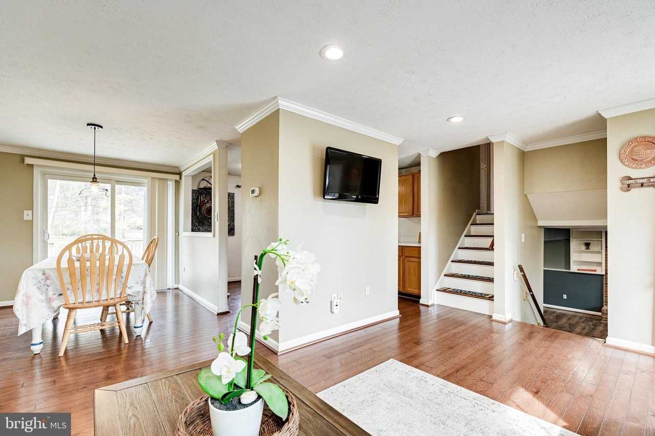 6144 Windward Dr - Photo 4 of 41