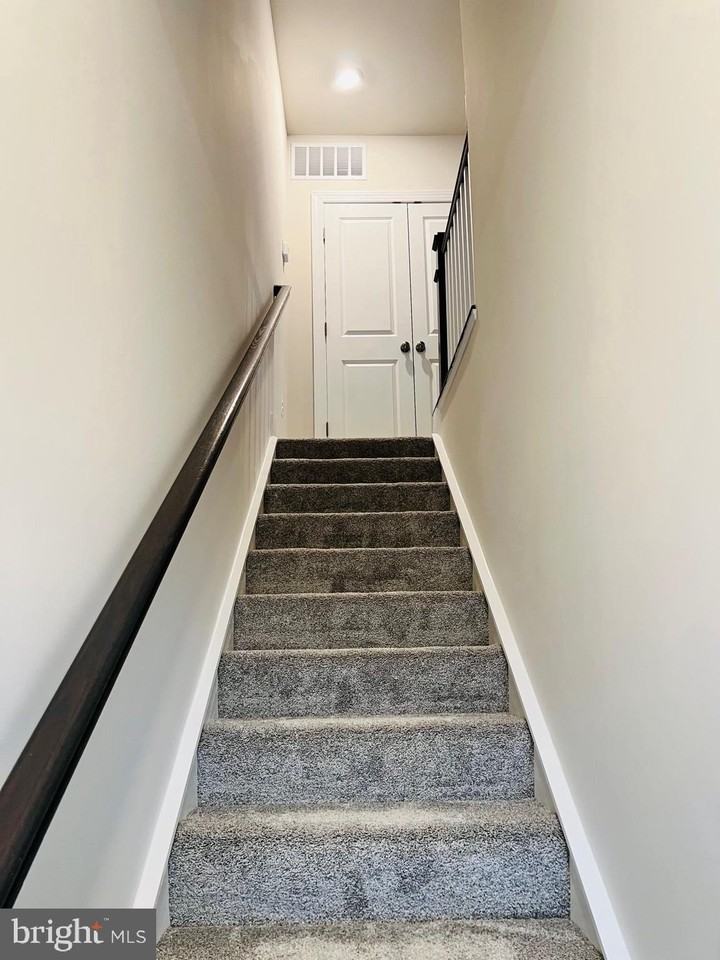 15596 Grade Line Pl - Photo 3 of 28