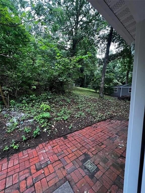 4145 Lexwin Ave - Photo 6 of 10