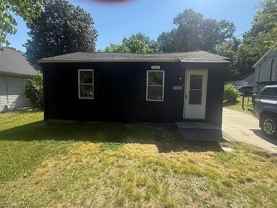 1911 Francis St - Photo 1 of 1
