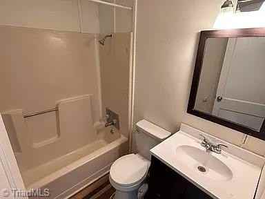 1911 Francis St - Photo 7 of 10