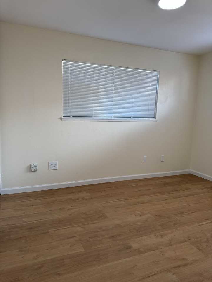 12201 Claretta St - Photo 7 of 9