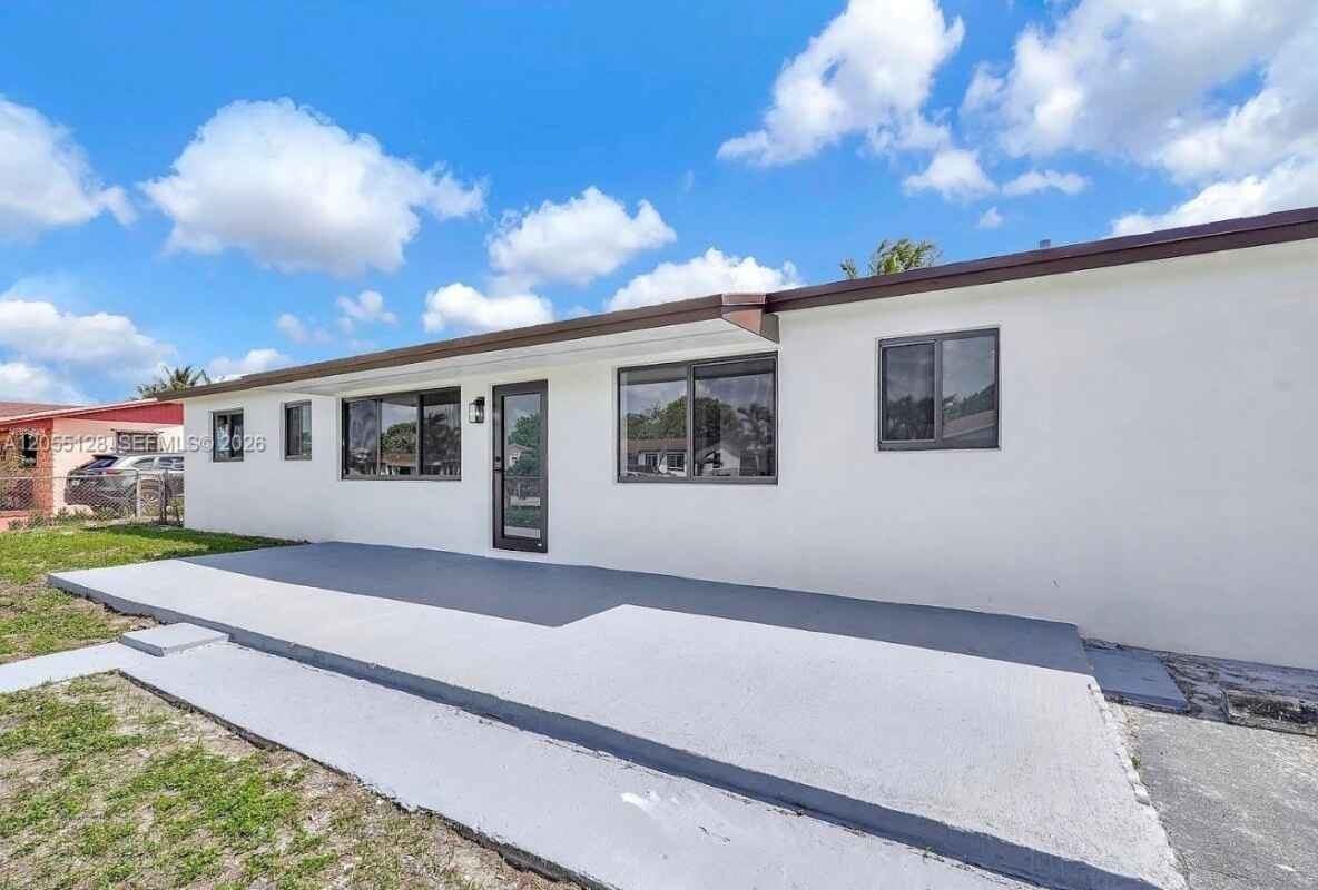 2980 Nw 210th Ter - Photo 2 of 31