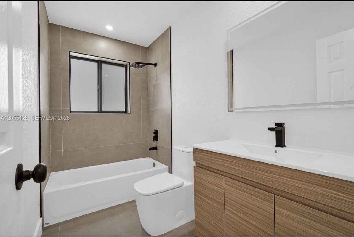 2980 Nw 210th Ter - Photo 3 of 31