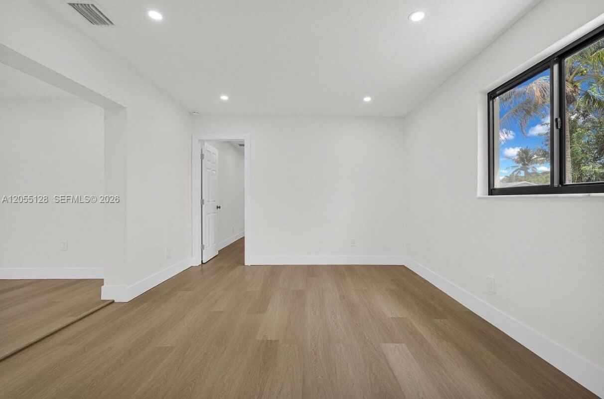 2980 Nw 210th Ter - Photo 6 of 31