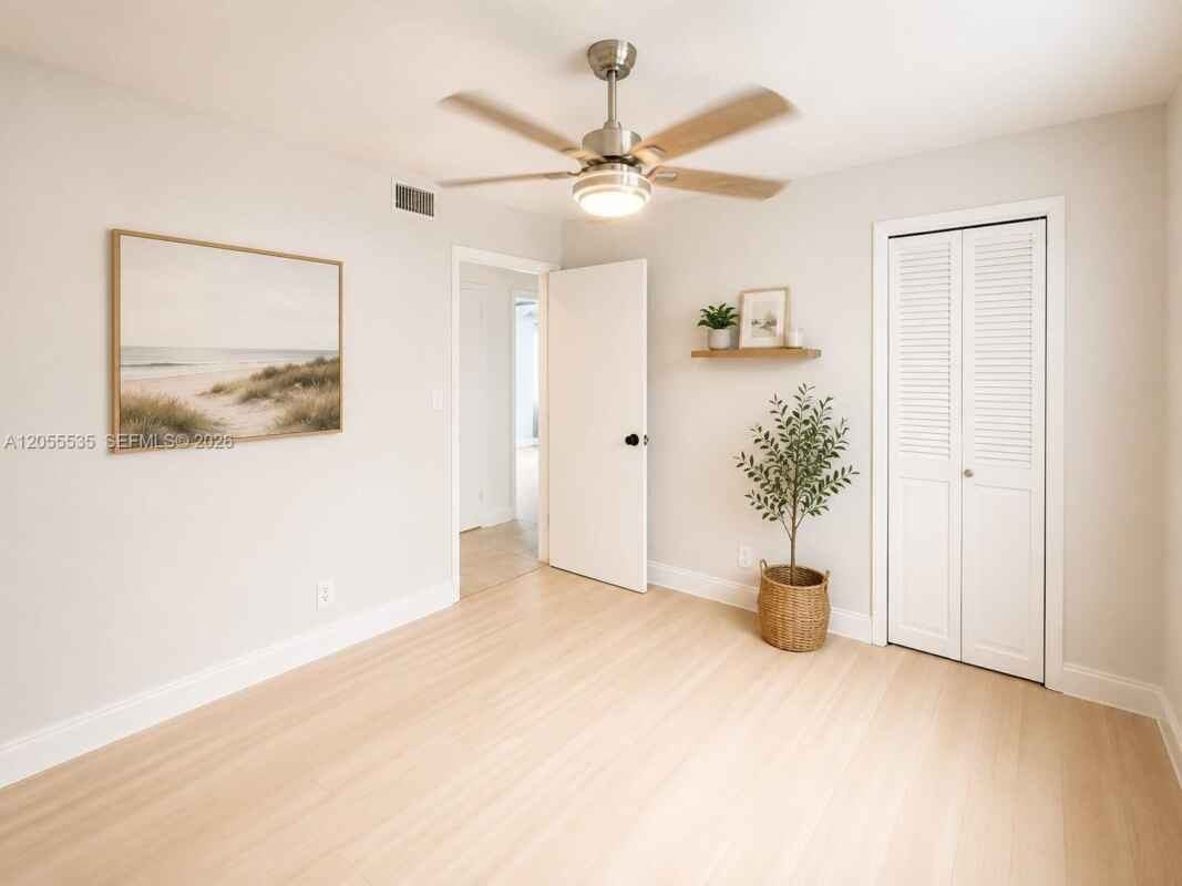 171 Sw 23rd St - Photo 7 of 30