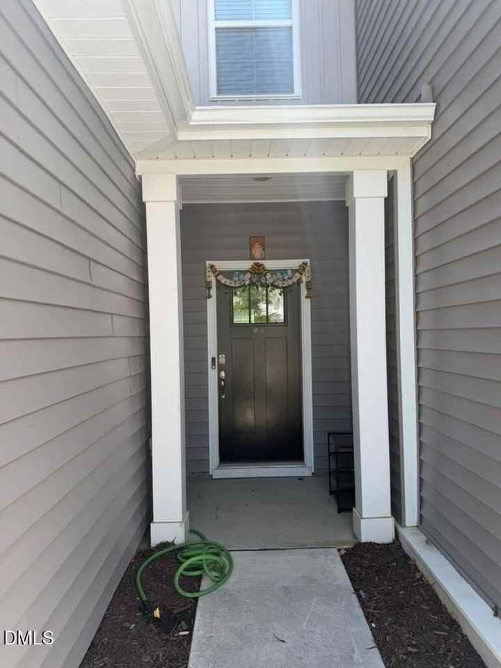 2221 Cherry Top Dr - Photo 2 of 32