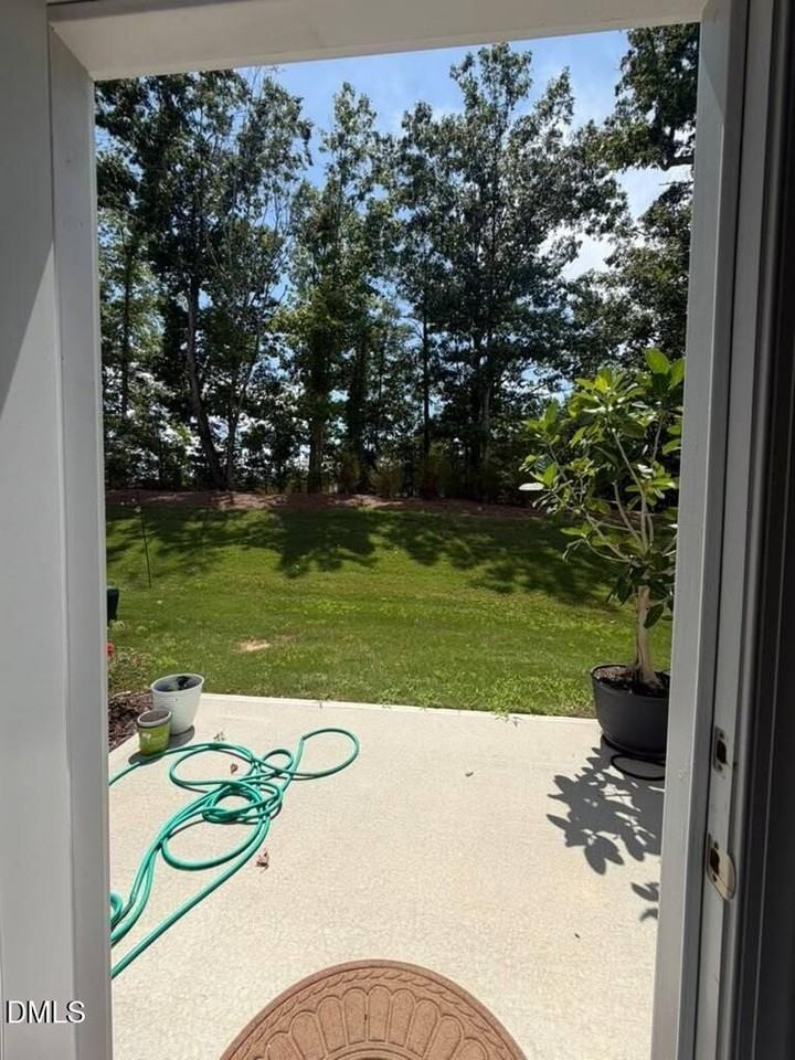2221 Cherry Top Dr - Photo 5 of 32
