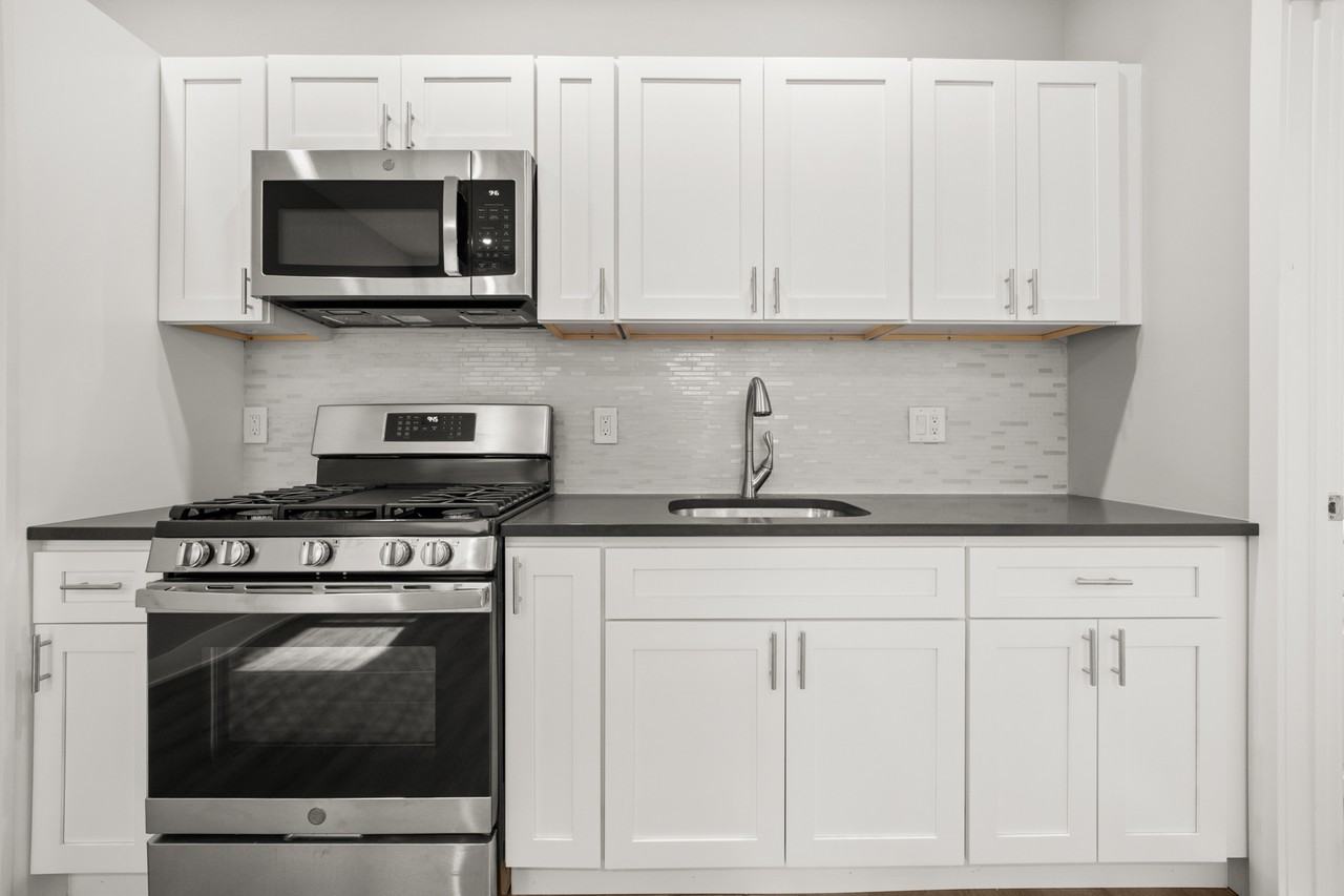 5244 Spruce St #4 - Photo 5 of 17