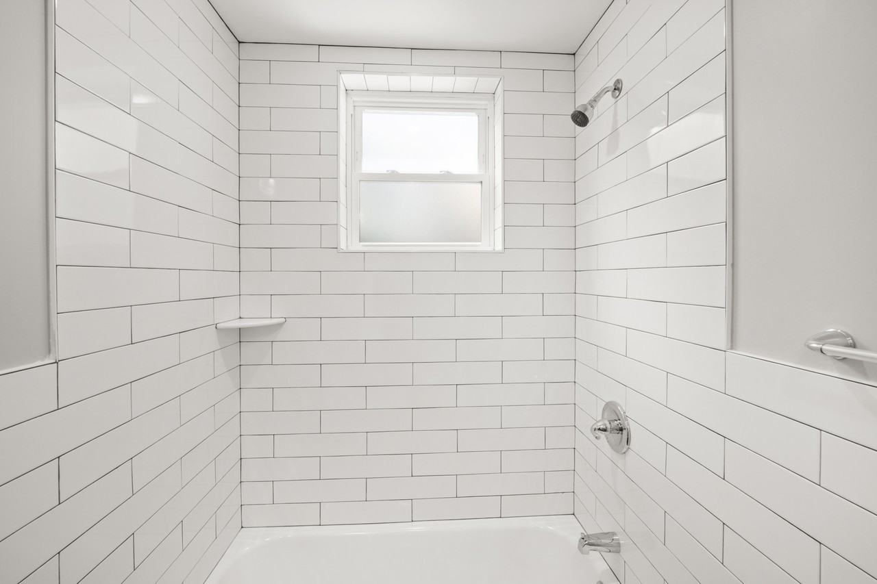 5244 Spruce St #4 - Photo 7 of 17