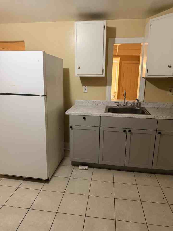 118 Cedar St #1 - Photo 2 of 7