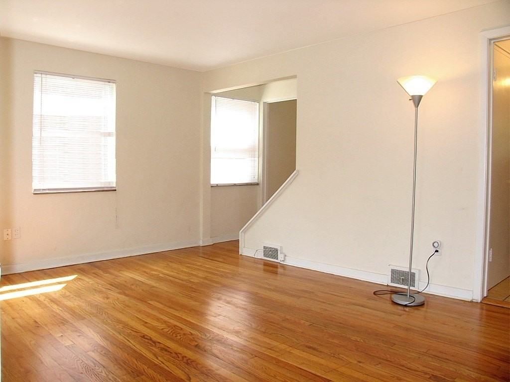 3229 Dawson St - Photo 3 of 14