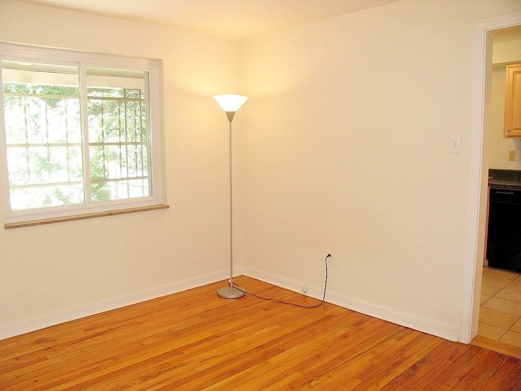 3229 Dawson St - Photo 4 of 14