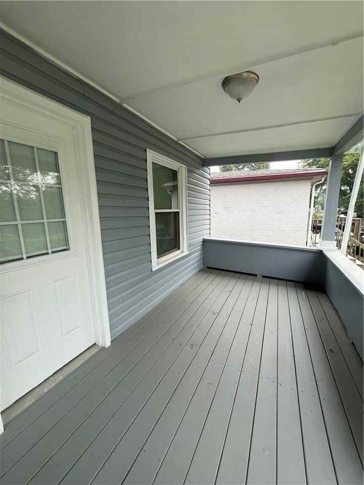 1252 Jefferson St - Photo 2 of 15