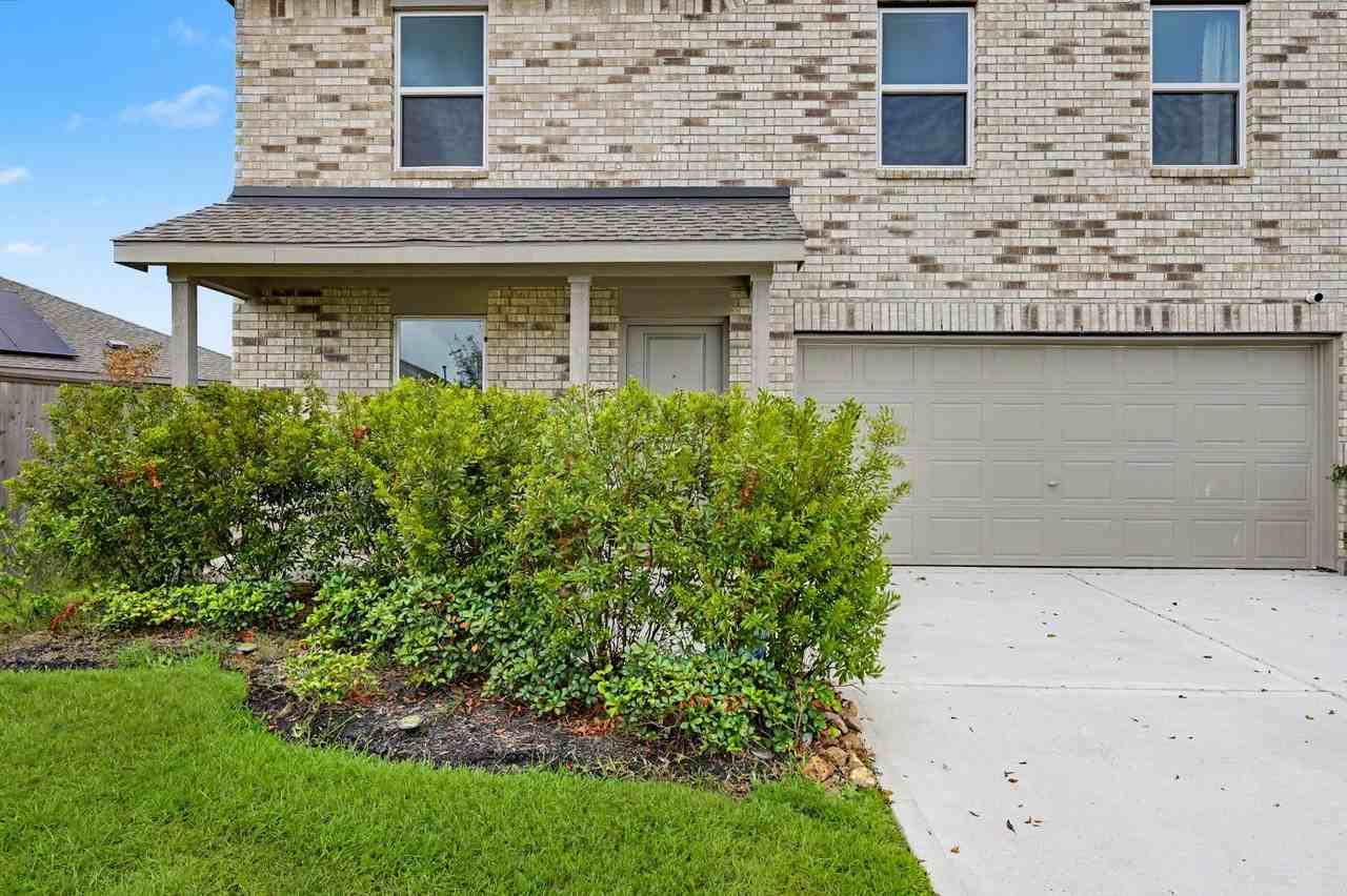 21154 Vercelli St - Photo 3 of 35