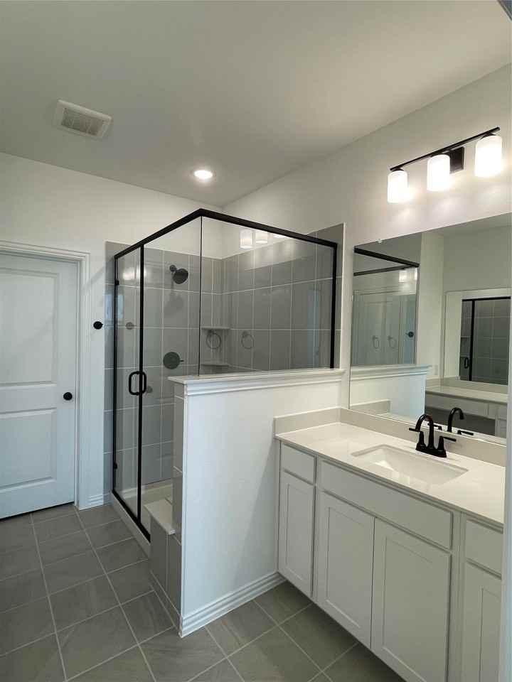 516 Parkside Dr - Photo 5 of 15