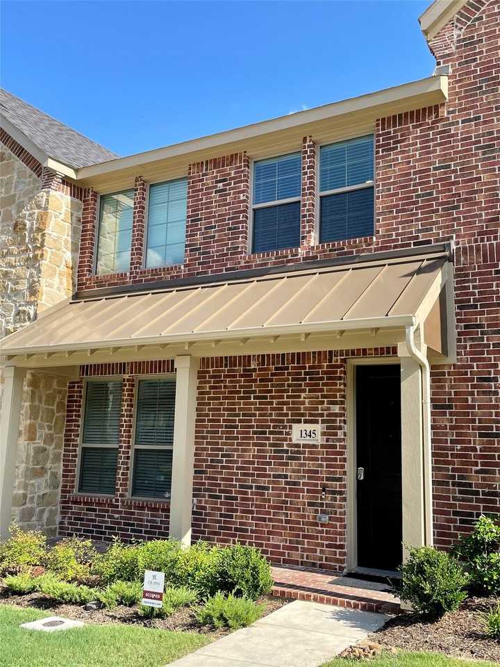 1345 Ethan Dr - Photo 3 of 18