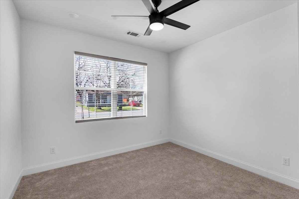 1323 S Montgomery St - Photo 7 of 16