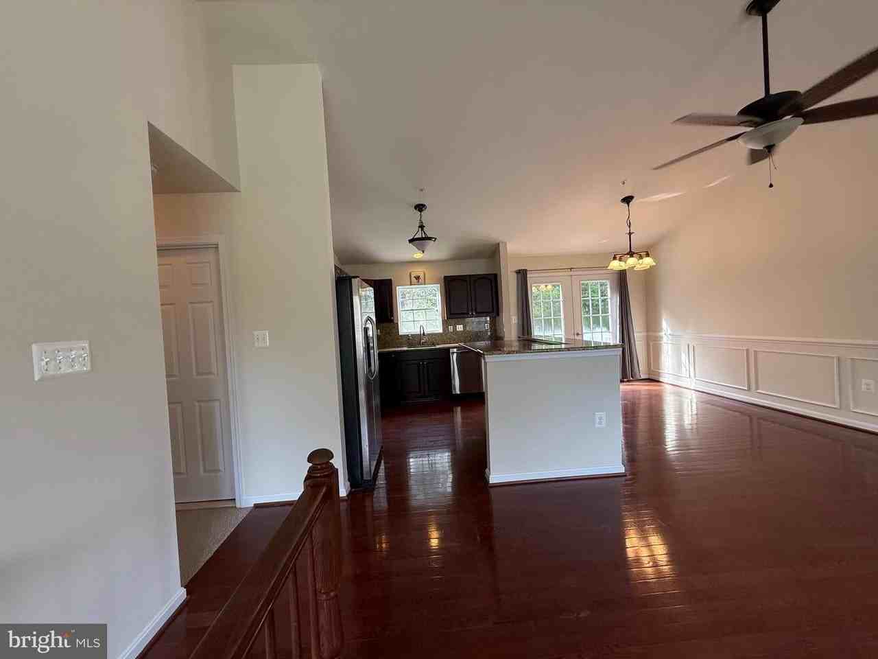20850 Autumn Mill Ct - Photo 4 of 31