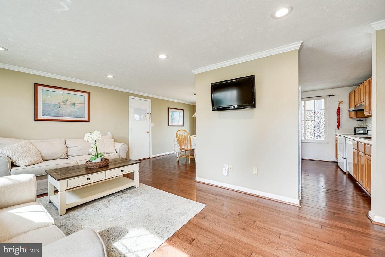 6144 Windward Dr - Photo 2 of 41