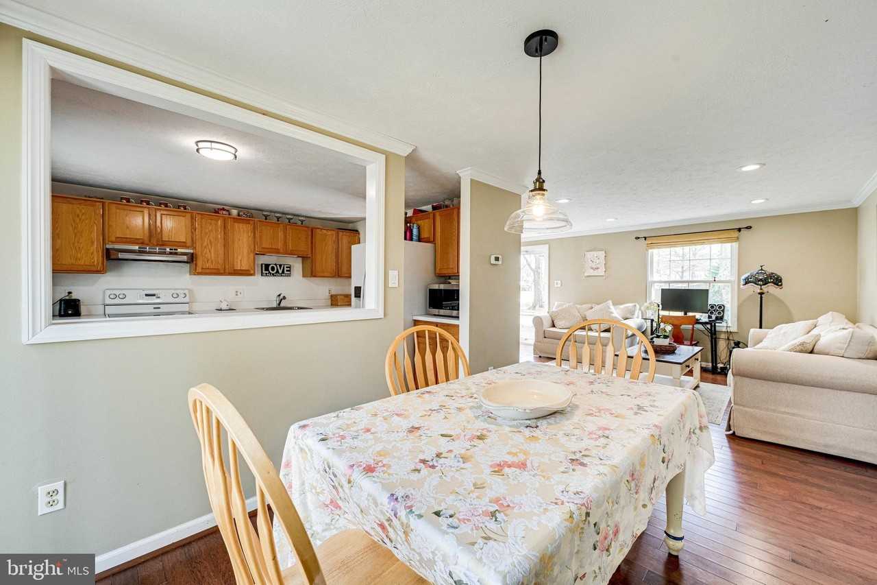 6144 Windward Dr - Photo 6 of 41