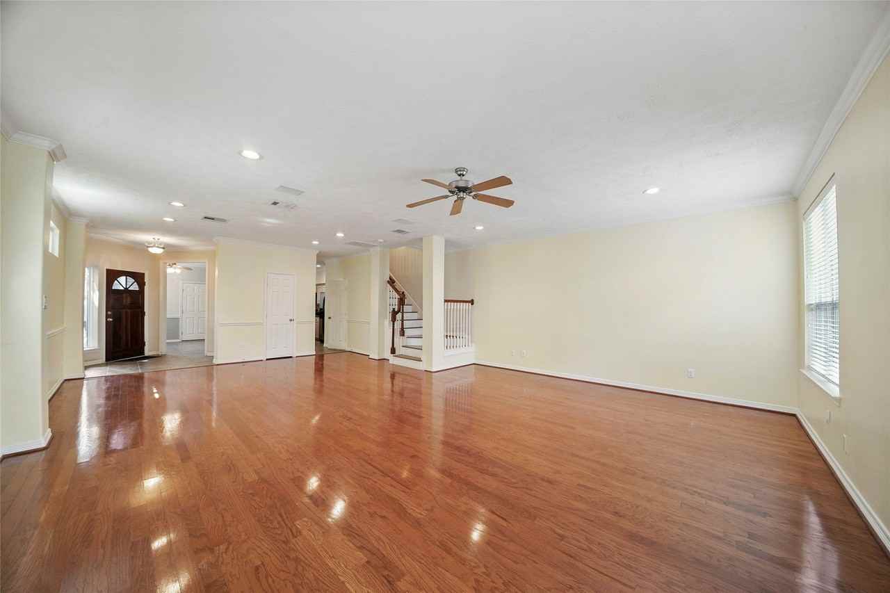 5830 Petty St - Photo 5 of 15