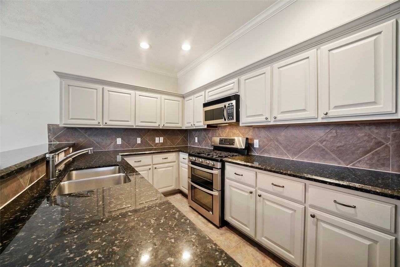 5830 Petty St - Photo 7 of 15