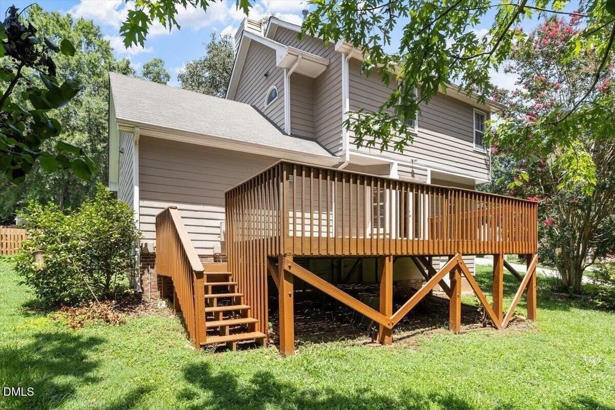 302 Wax Myrtle Ct - Photo 4 of 35