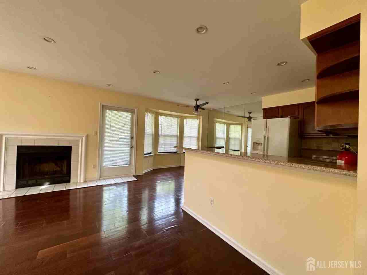 435 Meade Ct - Photo 5 of 17