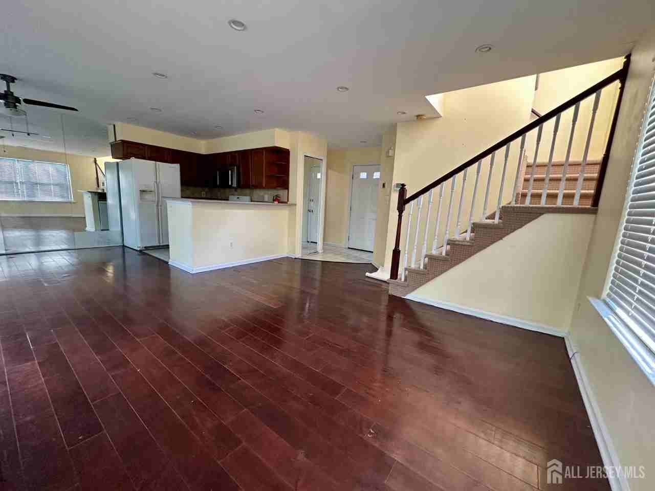 435 Meade Ct - Photo 6 of 17
