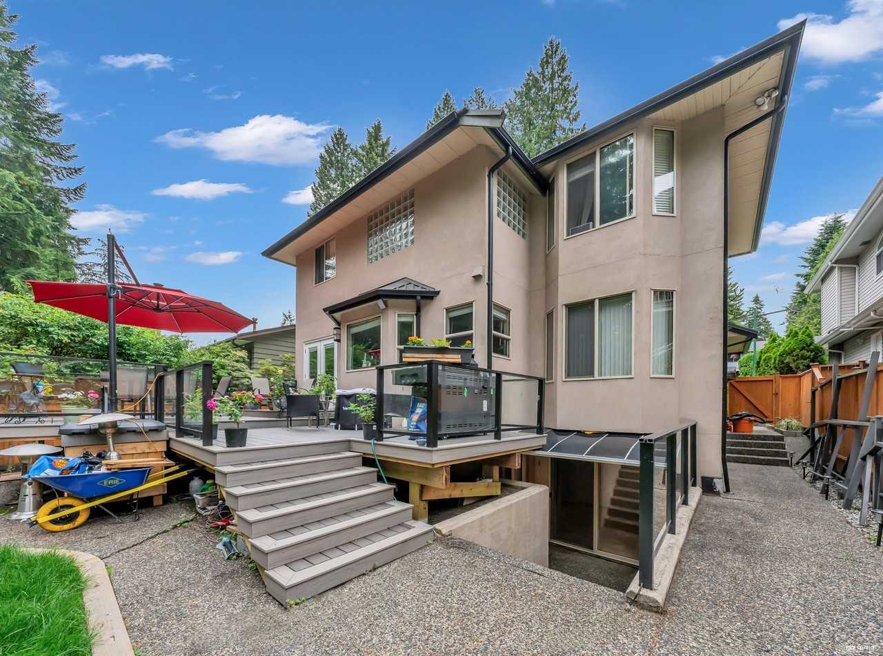 539 Linton Street - Photo 3 of 24