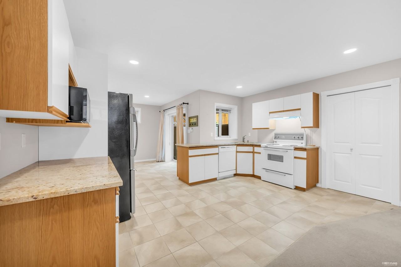 539 Linton Street - Photo 11
