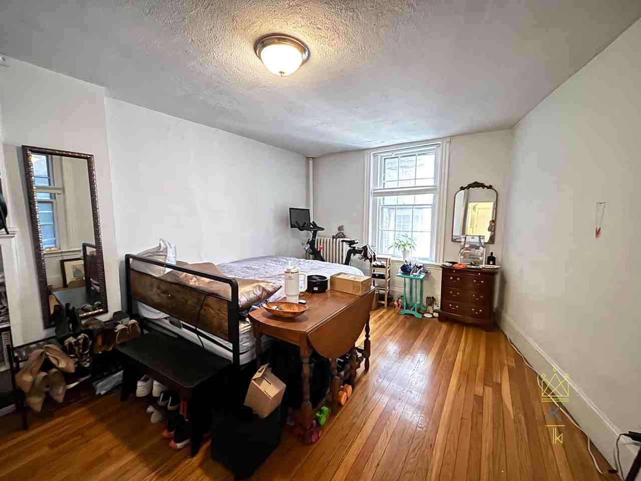 21 Revere St #1 - Photo 6 of 10