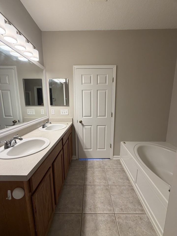 12301 Kernan Forest Blvd #1 - Photo 7 of 17