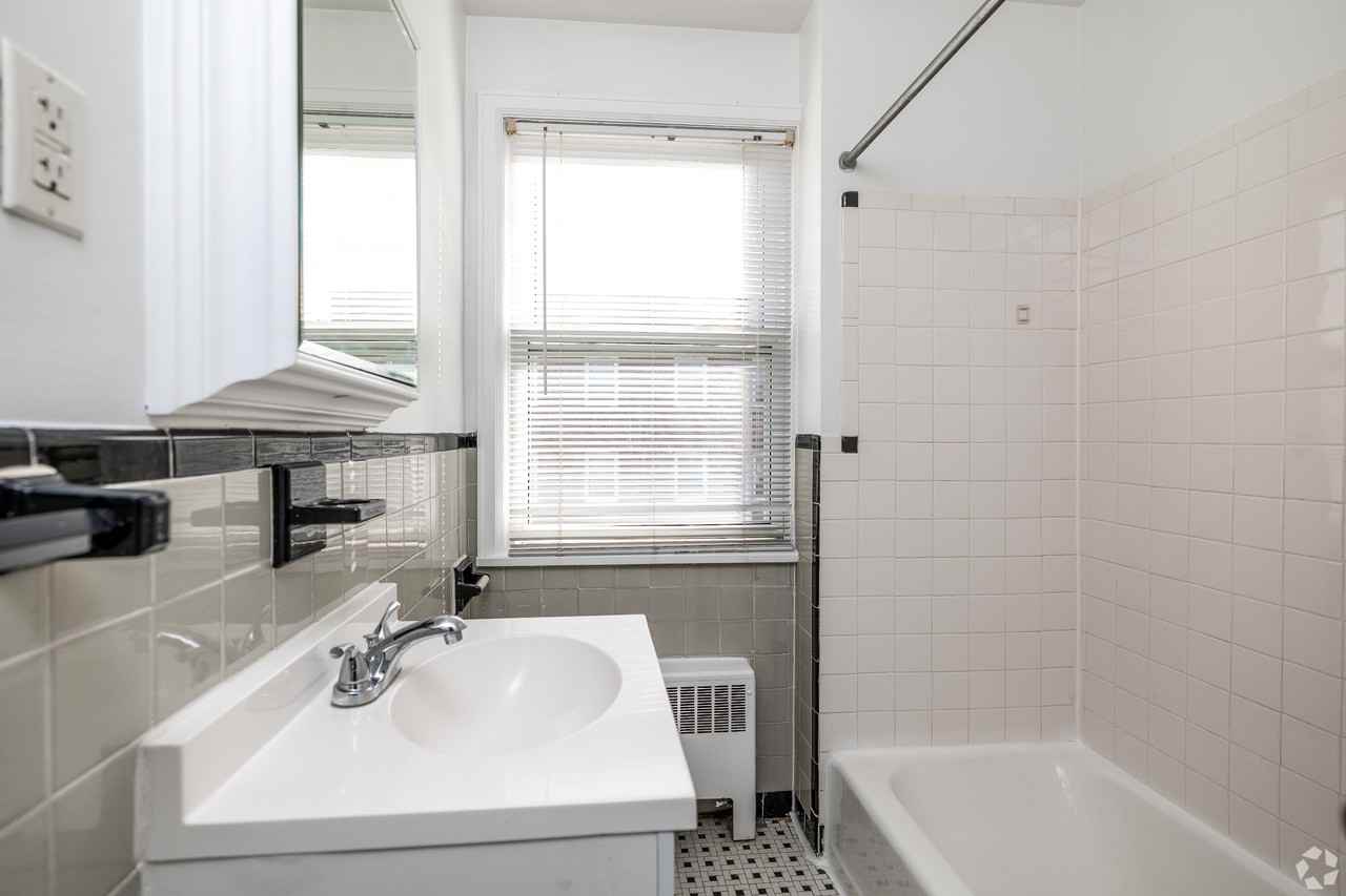 4200 Grand AvenueBldg 2 A14 1st Floor #A14 - Photo 4 of 13