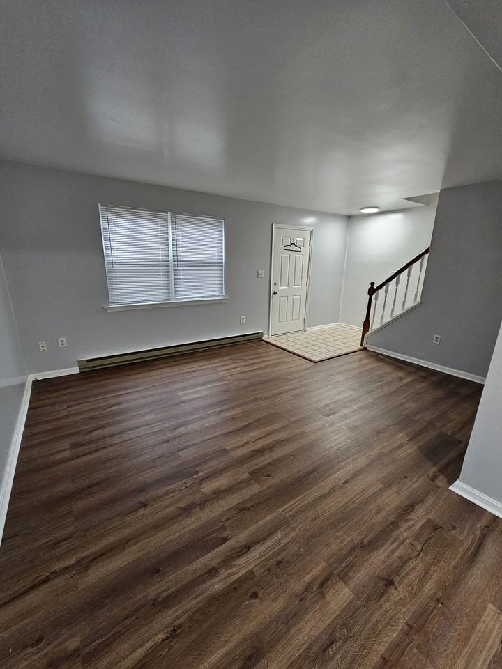450 Garland Cir #1 - Photo 4 of 26