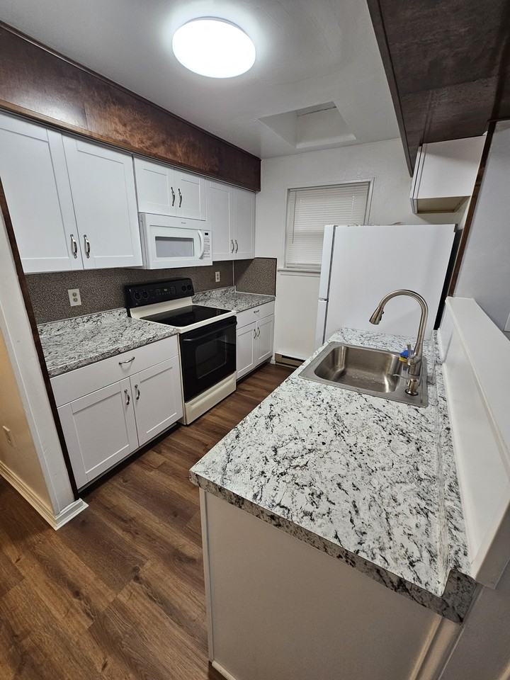 450 Garland Cir #1 - Photo 7 of 26