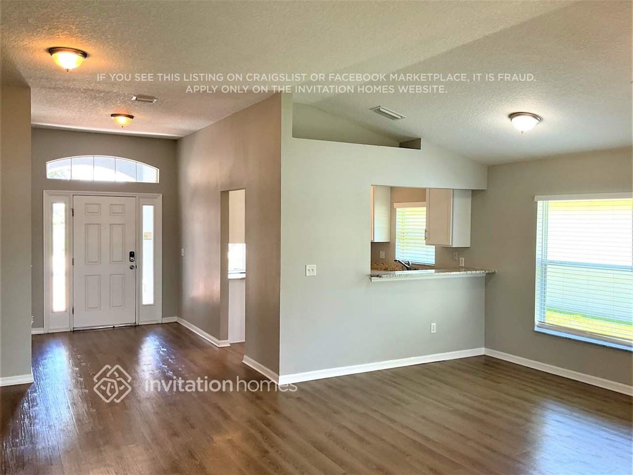 3282 Merrick Ave - Photo 3 of 15