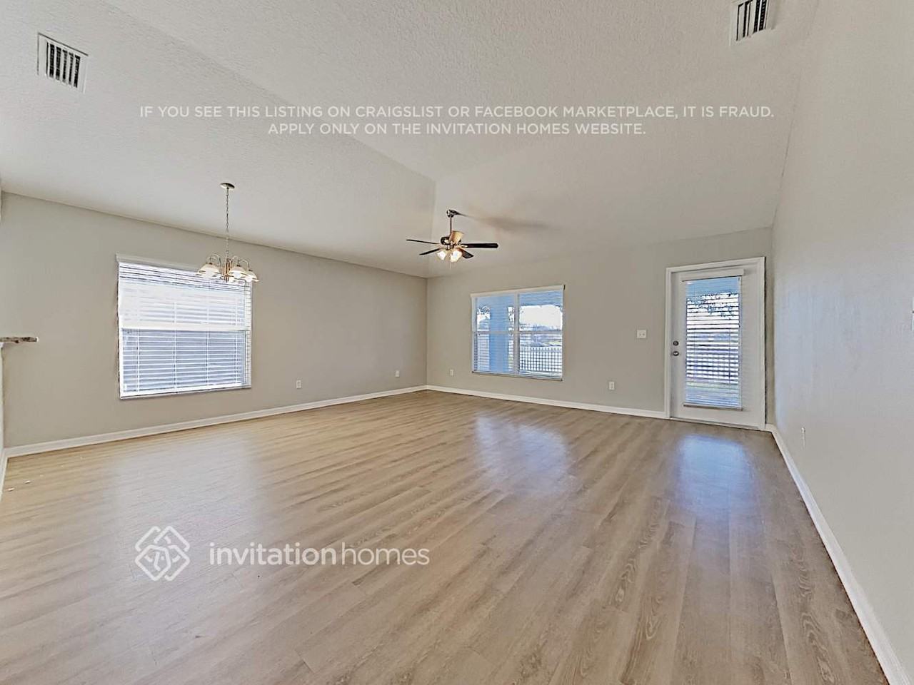 3282 Merrick Ave - Photo 7 of 15
