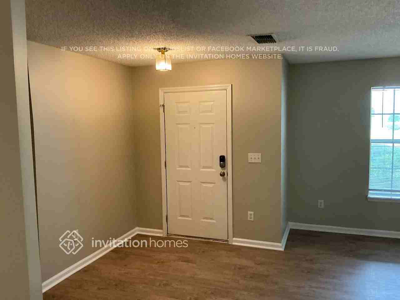 13581 Ashford Wood Ct E - Photo 4 of 27