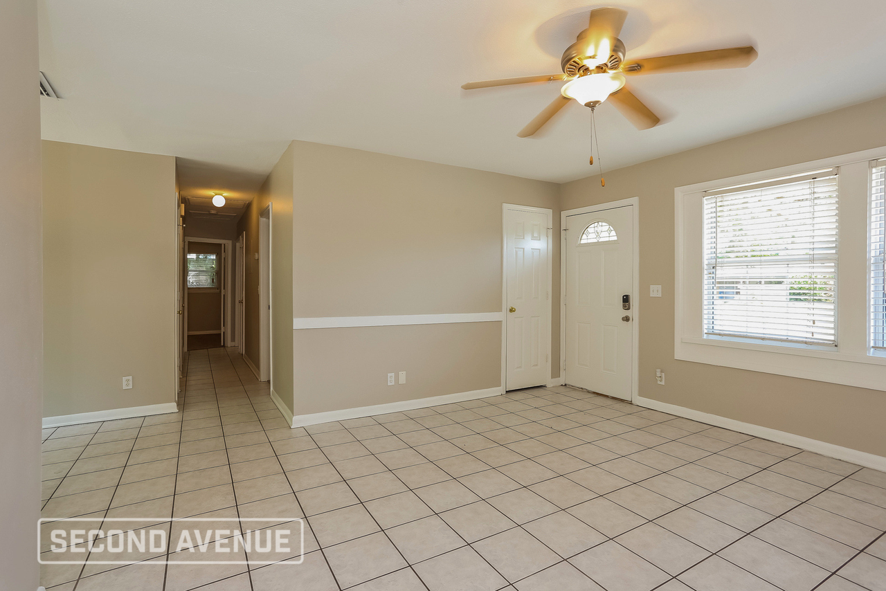 6111 Shetland Rd - Photo 4 of 19