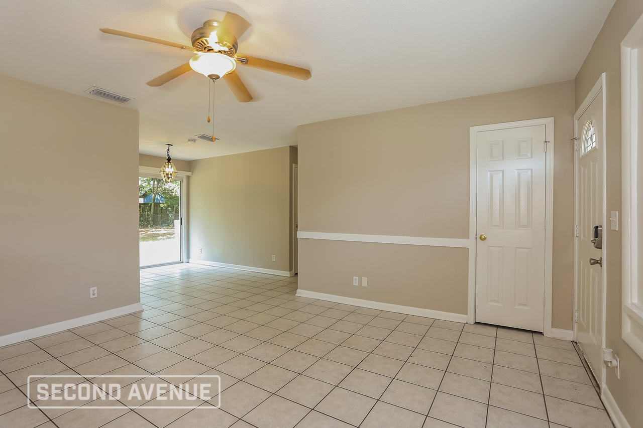 6111 Shetland Rd - Photo 5 of 19